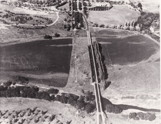 Molonglo bridge from the air, looking to Albert Hall.