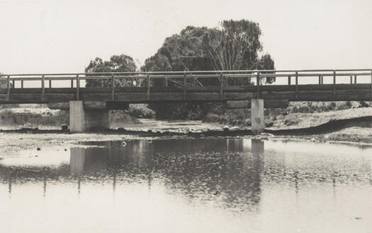 Scotts Crossing bridge over the Molonglo River c1928 or 1929