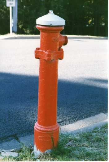 Red fire hydrant in Evans Crescent, Griffith